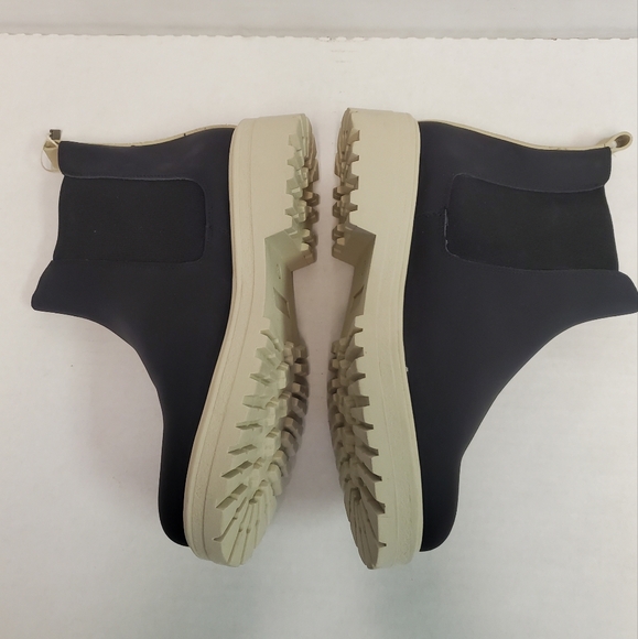 NILA & Nila BLACK slip on ankle boots womans size 39 with white trim NWT LEATHER - Picture 3 of 10